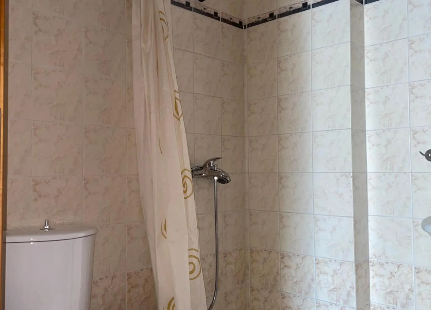 Leon Apartments 1 Sarande